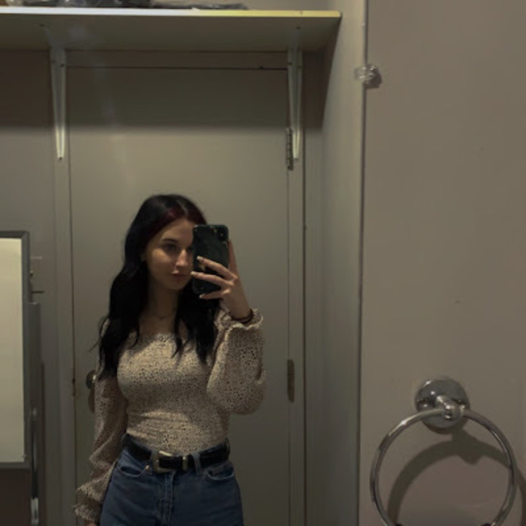 Meet your Posher, Jadeee - Picture 1 of 1